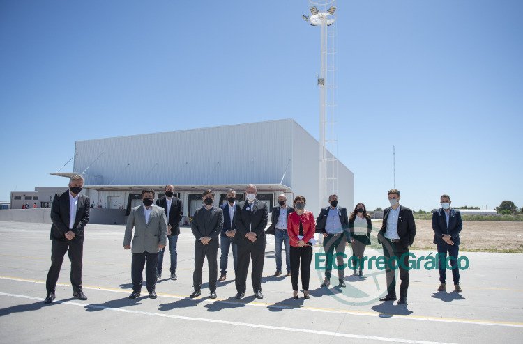 Kicillof participó del acto por los 100 años de la Cooperativa Obrera y del anuncio de inversiones en el puerto