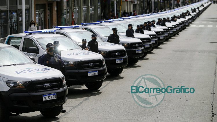 Kicillof puso en funcionamiento 60 patrulleros y nuevo equipamiento de vigilancia en Esteban Echeverría