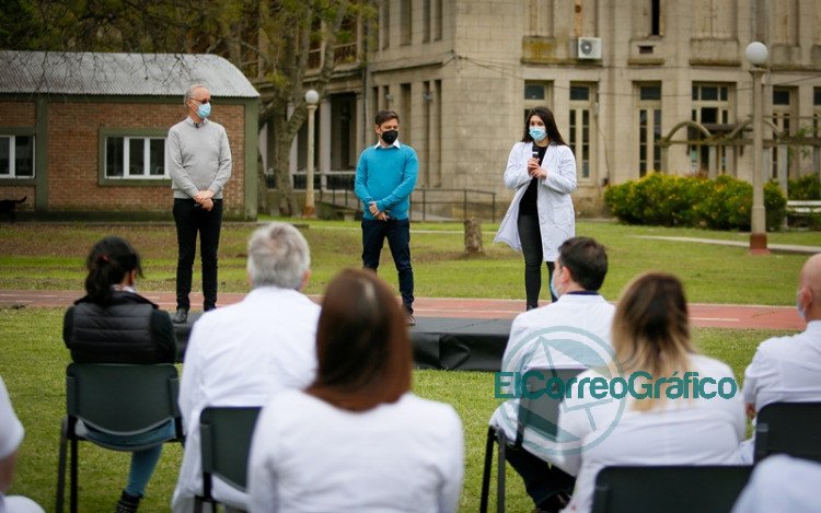 Kicillof y Gollán incorporaron a 1.137 trabajadores a planta permanente en hospitales provinciales