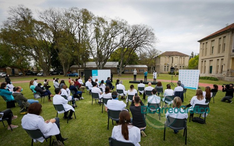 Kicillof y Gollán incorporaron a 1.137 trabajadores a planta permanente en hospitales provinciales