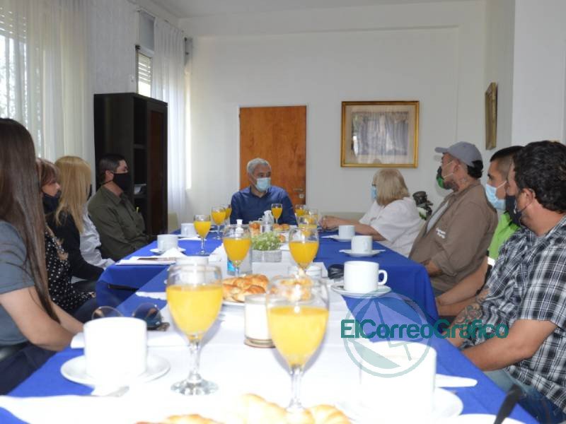 Desayuno con trabajadores por del Día del Empleado Municipal Desayuno con trabajadores por del Día del Empleado Municipal