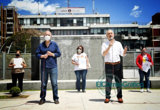 Kicillof: "Construir viviendas es crear trabajo y reconocer los derechos de las y los bonaerenses” Kicillof: "Construir viviendas es crear trabajo y reconocer los derechos de las y los bonaerenses”