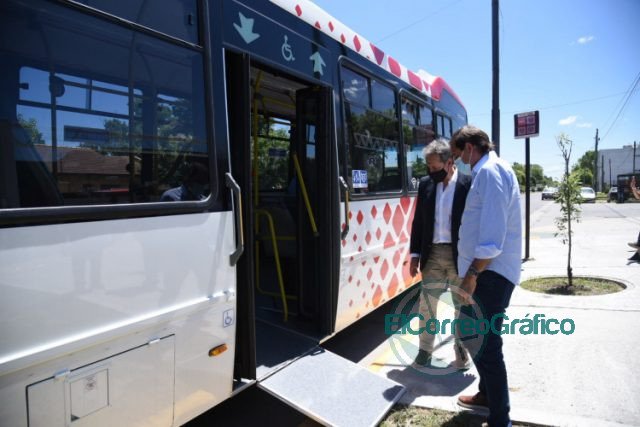 Garro presentó nuevos colectivos de última tecnología para La Plata
