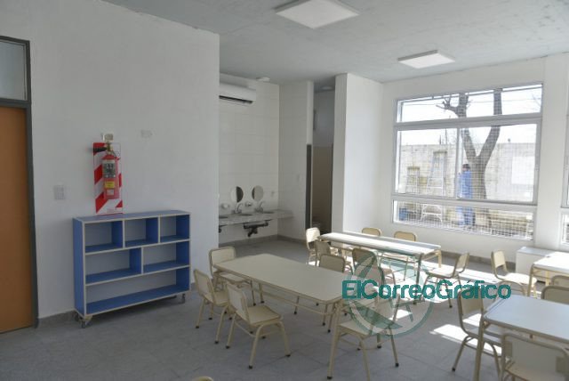 Kicillof inauguró las nuevas instalaciones de escuelas en Moreno, Mar Chiquita y La Plata