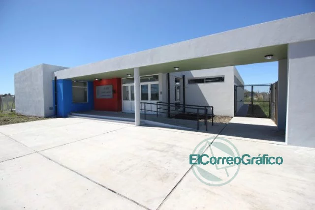 Kicillof inauguró las nuevas instalaciones de escuelas en Moreno, Mar Chiquita y La Plata