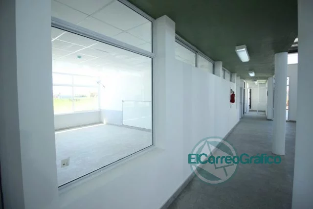 Kicillof inauguró las nuevas instalaciones de escuelas en Moreno, Mar Chiquita y La Plata