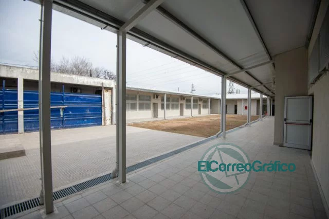 Kicillof inauguró las nuevas instalaciones de escuelas en Moreno, Mar Chiquita y La Plata