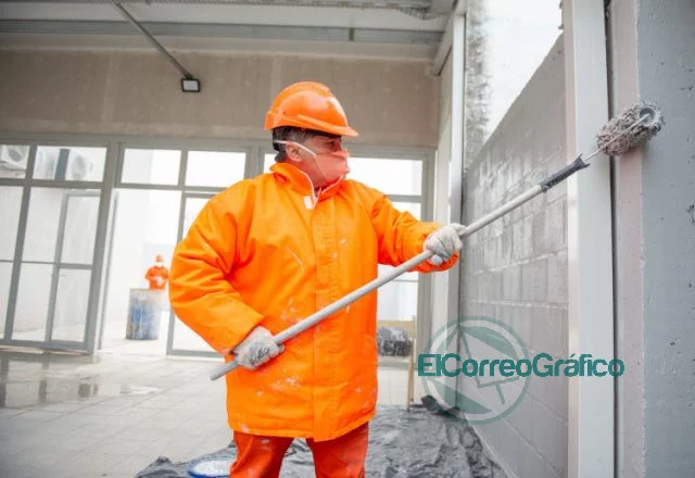 Kicillof inauguró las nuevas instalaciones de escuelas en Moreno, Mar Chiquita y La Plata