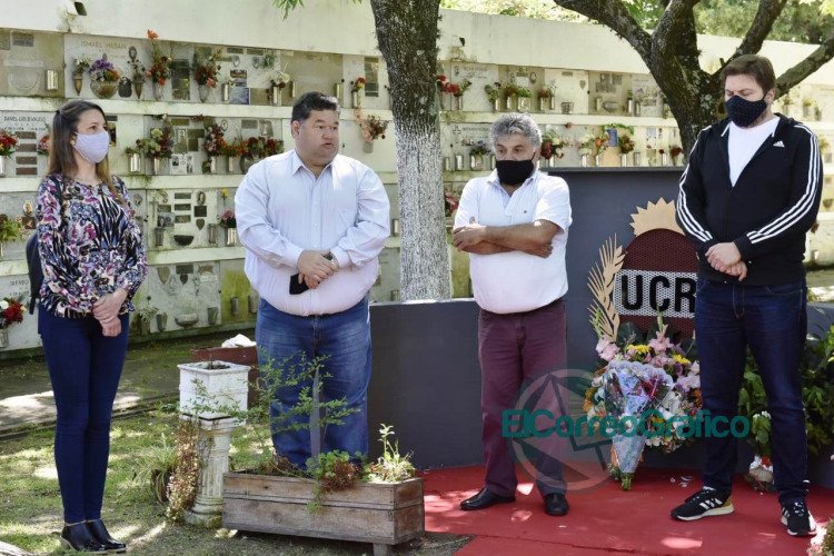 La UCR de Berisso homenajearon a los afiliados fallecidos
