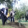 Tras un homenaje a Artigas, Garro recibió al Embajador de Uruguay 4