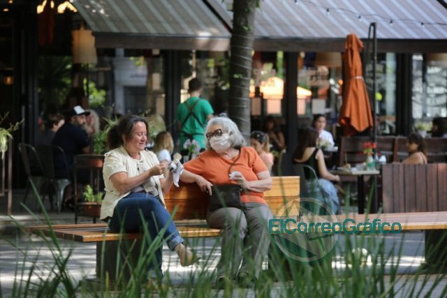 Vuelven las calles peatonales a centros comerciales y espacios verdes