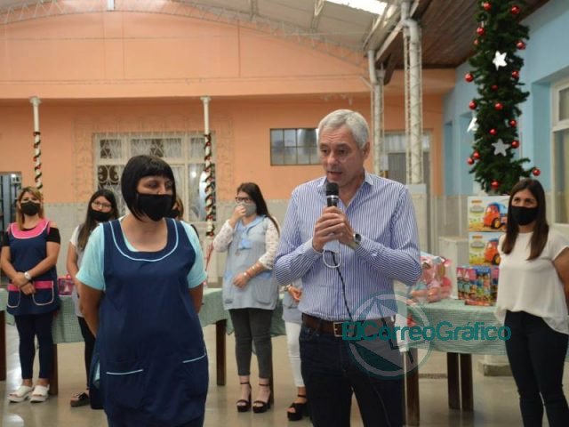 Cagliardi participó del acto de egresados del “Hogar San Martín”