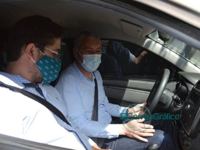 Con un auto eléctrico y ecológico, Cagliardi busca salvar el medioambiente