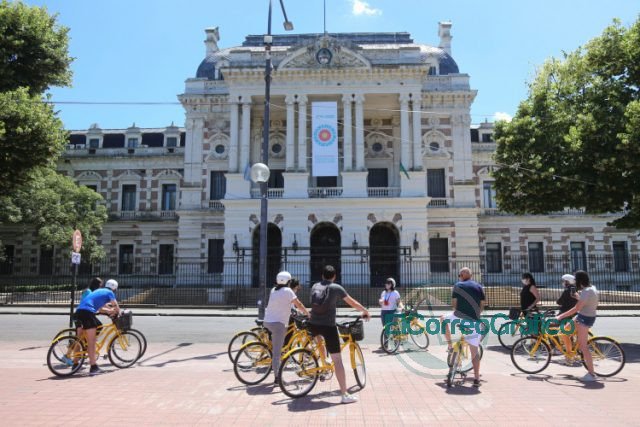 Con un exitoso debut y cupos completos, quedó inaugurada la propuesta “Bicitando la Ciudad” Con un exitoso debut y cupos completos, quedó inaugurada la propuesta “Bicitando la Ciudad” 5