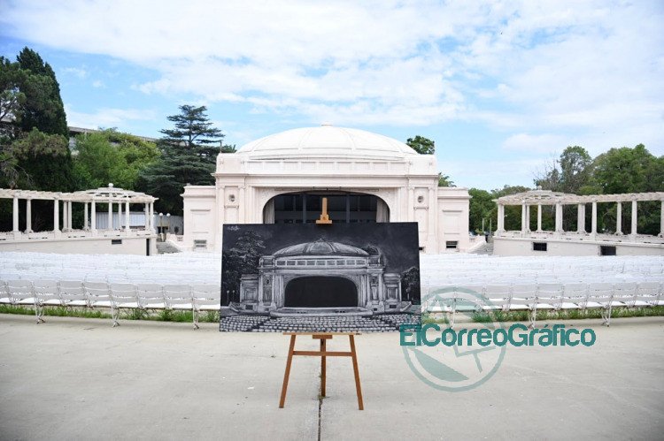 Donan pintura del Teatro del Lago a la Fundación Ludovica para subasta