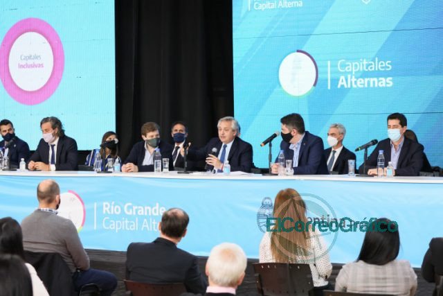 Capitales Alternas: Fernández anunció obras y rubricó acuerdos en Tierra del Fuego