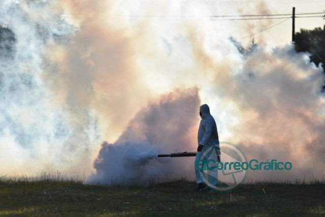 Fumigación contra el Dengue en espacios públicos