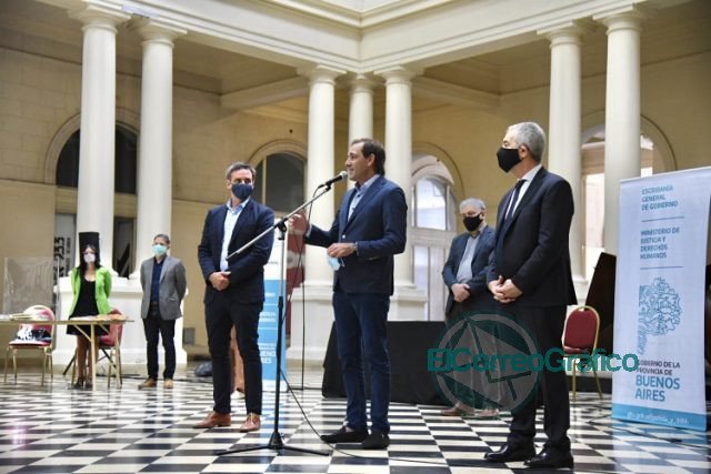 Garro firmó nuevas escrituras sociales gratuitas