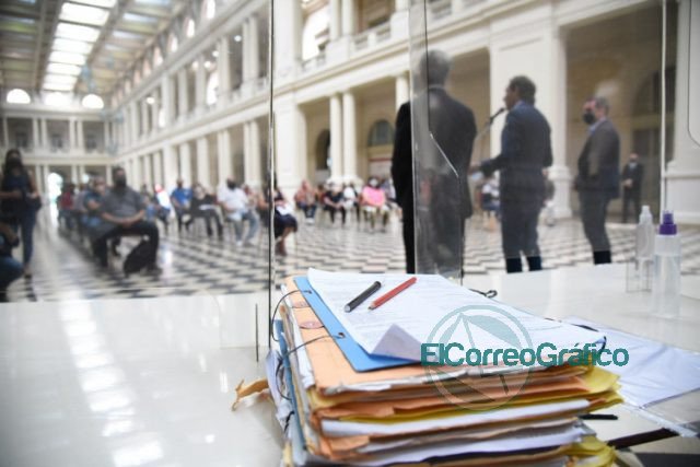 Garro firmó nuevas escrituras sociales gratuitas