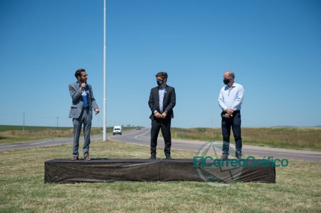 Kicillof a lo Vidal inauguró la repavimentación de "un tramo de ruta" Kicillof a lo Vidal inauguró la repavimentación de "un tramo de ruta"