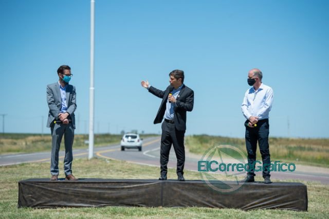 Kicillof a lo Vidal inauguró la repavimentación de "un tramo de ruta" Kicillof a lo Vidal inauguró la repavimentación de "un tramo de ruta"