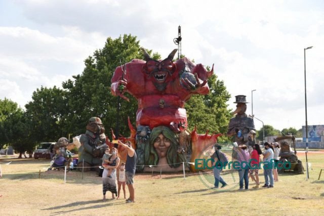 La Plata palpita la tradicional quema de muñecos