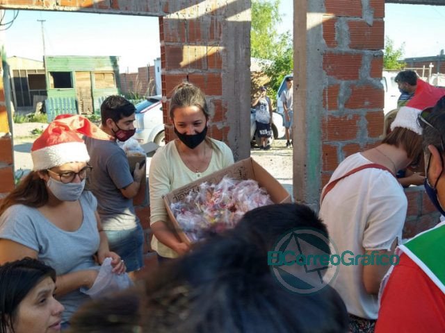 La UCR Berisso entregó juguetes y golosinas