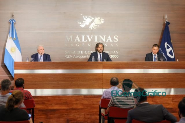 Llegaron las primeras 300 mil dosis de la vacuna Sputnik V