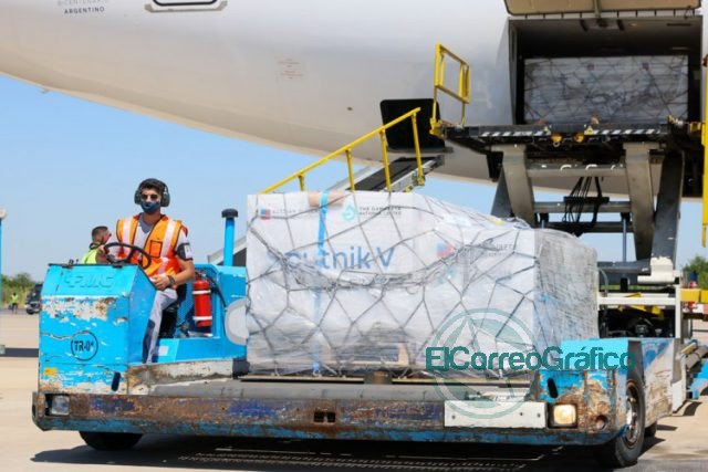 Llegaron las primeras 300 mil dosis de la vacuna Sputnik V