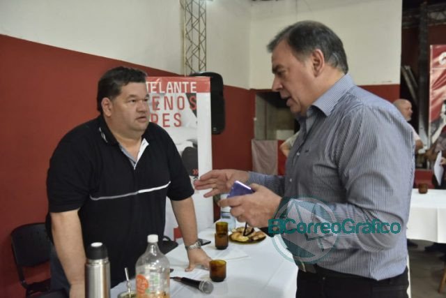 Nedela suma apoyo de referentes radicales de la Tercera