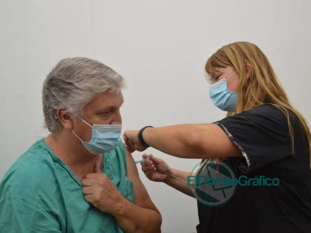 Se vacunó al personal sanitario con la Sputnik V en Berisso Se vacunó al personal sanitario con la Sputnik V en Berisso