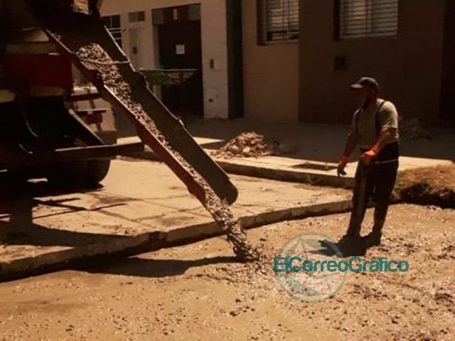 Trabajos de bacheo en calle 13 entre Montevideo y 168