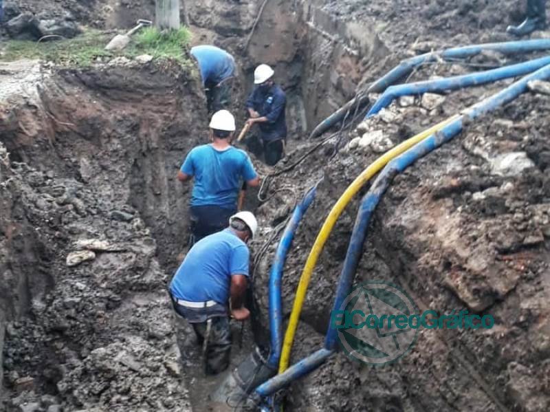 Avanzan los trabajos de reparacion sobre la red de agua de Ensenada
