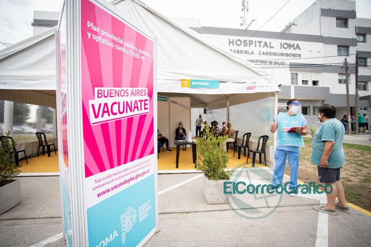 Comenzo la vacunacion de adultos mayores y docentes que integran grupos de riesgo 6