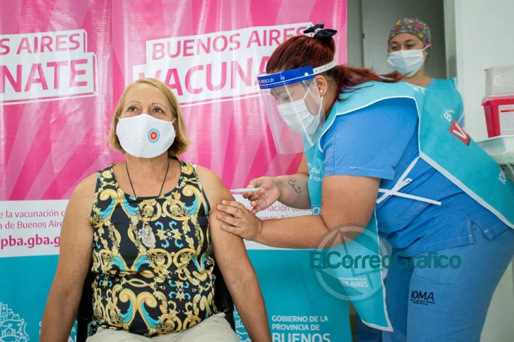 Comenzo la vacunacion de adultos mayores y docentes que integran grupos de riesgo 9
