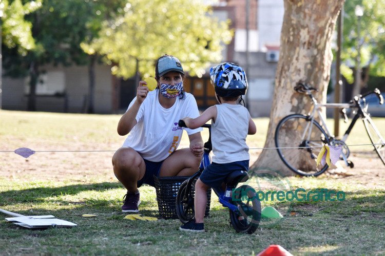 Con clases gratuitas en parques y plazas lanzan la Biciescuela municipal 4