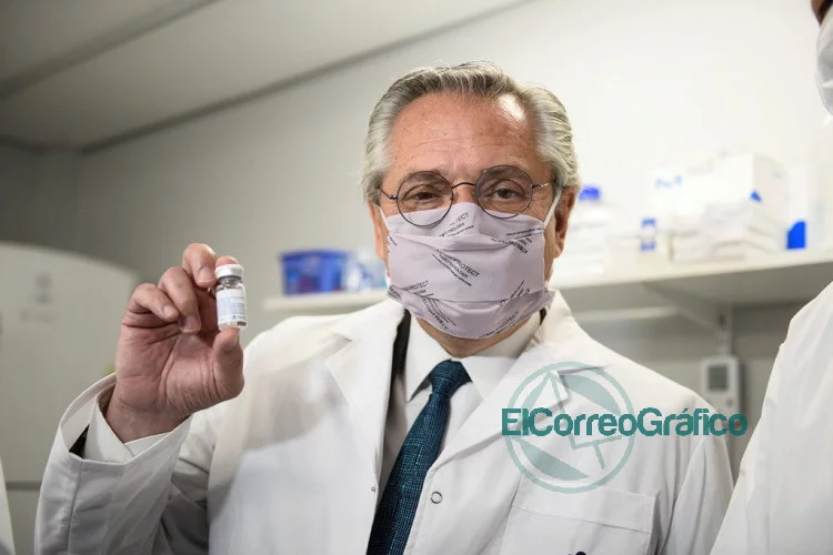 Fernandez en la UNSAM donde fabrican el suero hiperinmune anti COVID 19 1