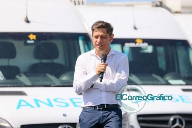 Kicillof con Fernandez y Raverta en la promulgacion la Movilidad Jubilatoria 03