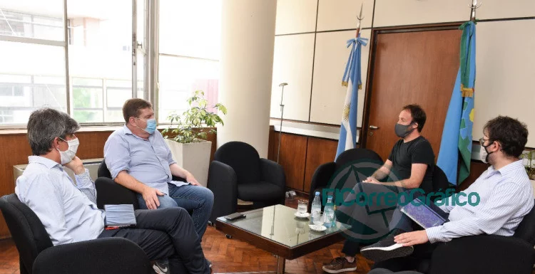 Pablo Lopez con el intendente de General Pueyrredon Guillermo Montenegro