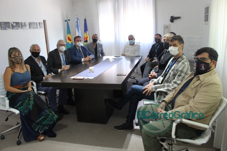 Cagliardi con embajador del Parlamento Internacional de los Estados para Seguridad y Paz 2