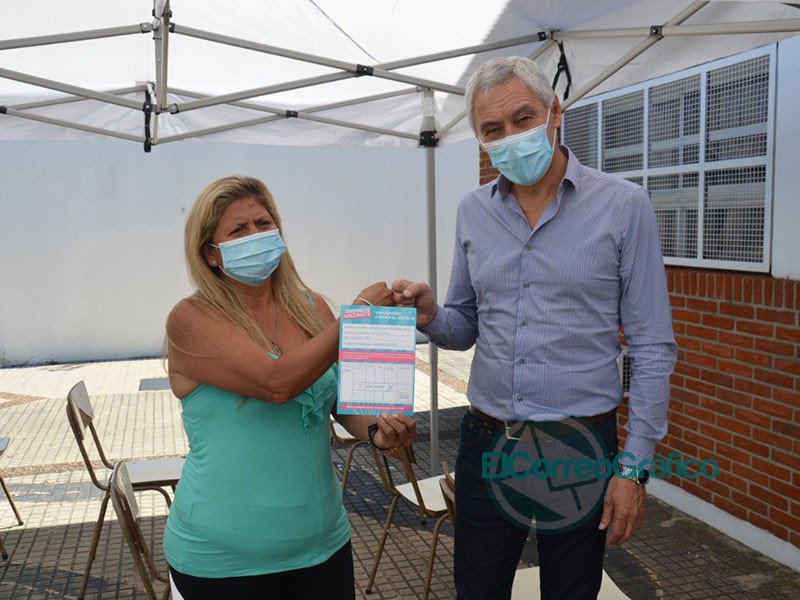 Cagliardi habilito el primer vacunatorio COVID 19 mientas guarda silencio de su funcionario vacunado 2