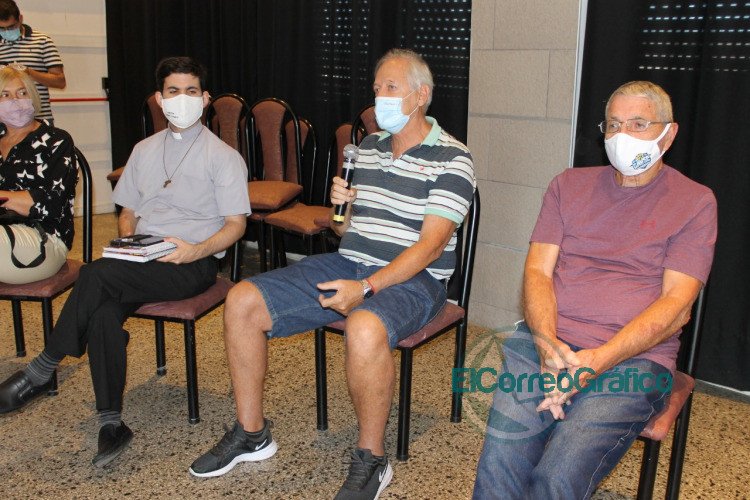 Cagliardi pide consejos a la ciudadania y sigue sin saber resolver nada de su gestion 2