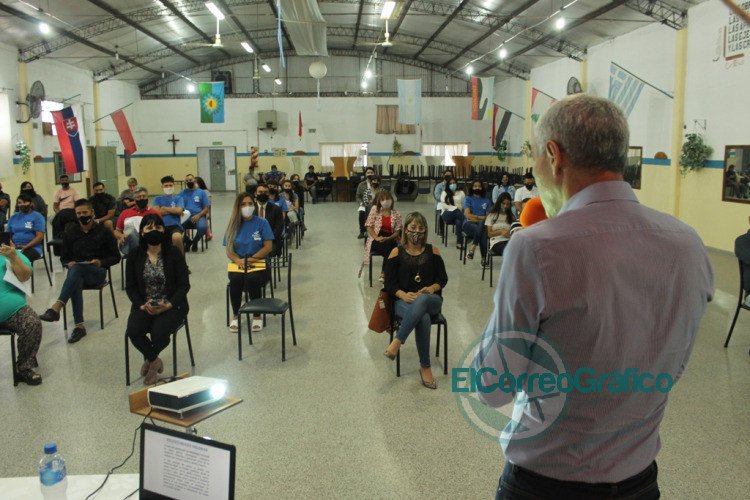 Cagliardi relanzó el programa municipal de adultos mayores "Valorar" Cagliardi relanzo el programa municipal de adultos mayores Valorar 4