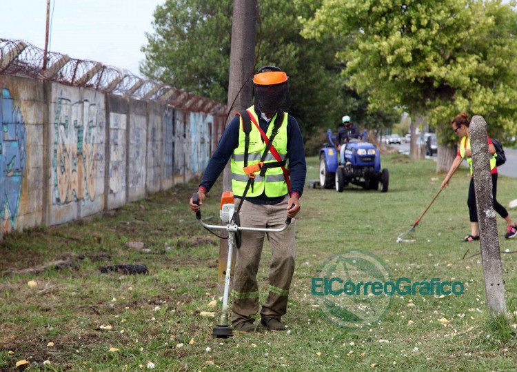 Comenzaron a limpiar y transformar microbasurales en espacios verdes