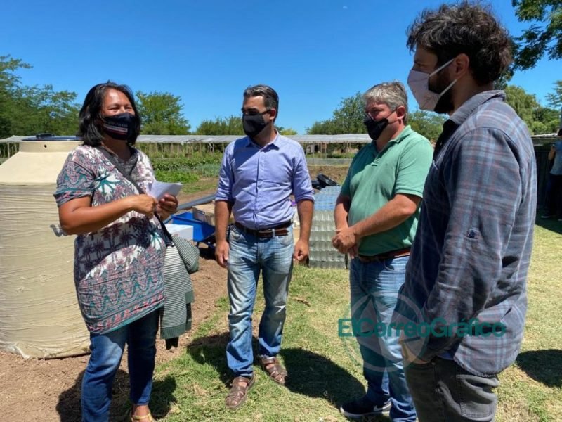 Economia Popular entrego insumos para organizaciones agrarias campesinas 3