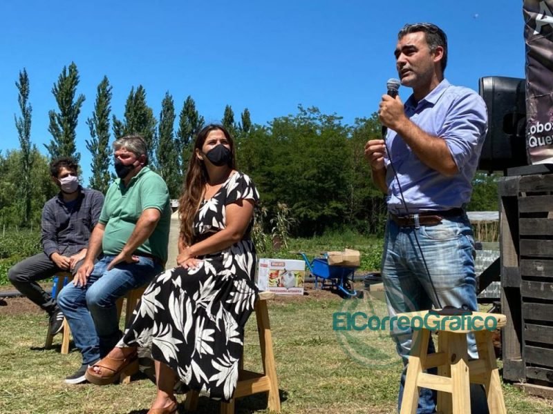 Economia Popular entrego insumos para organizaciones agrarias campesinas 4