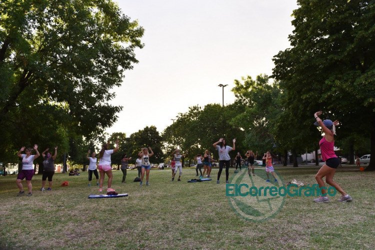 En febrero continuan las clases gratuitas de entrenamiento funcional yoga y ritmos latinos 4
