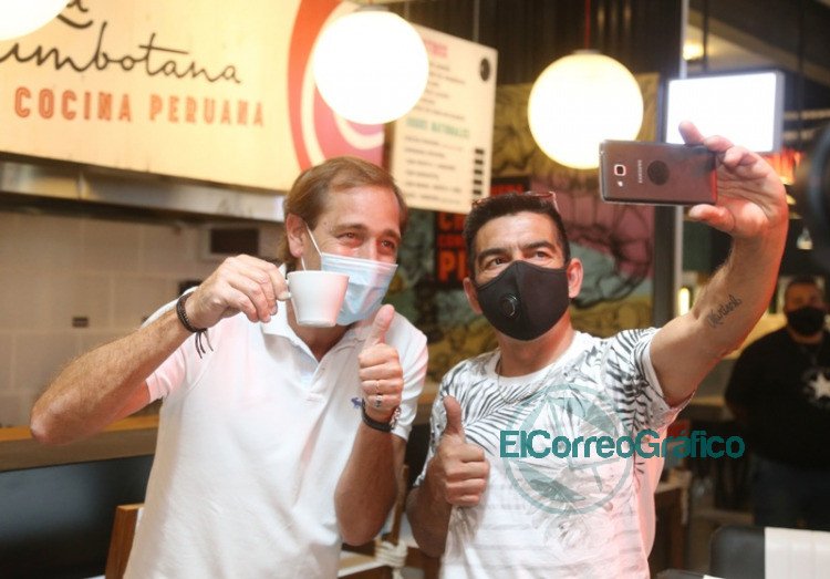 Garro paseo por el paquete Baxar Mercado 1