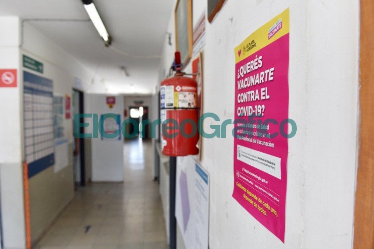 Garro visitó el CAPS 27 en Tolosa y llamó a inscribirse en uno de los 46 Centros de Atención Primaria Garro visito el CAPS en Tolosa y llamo a inscribirse en uno de los Centros de Atencion Primaria