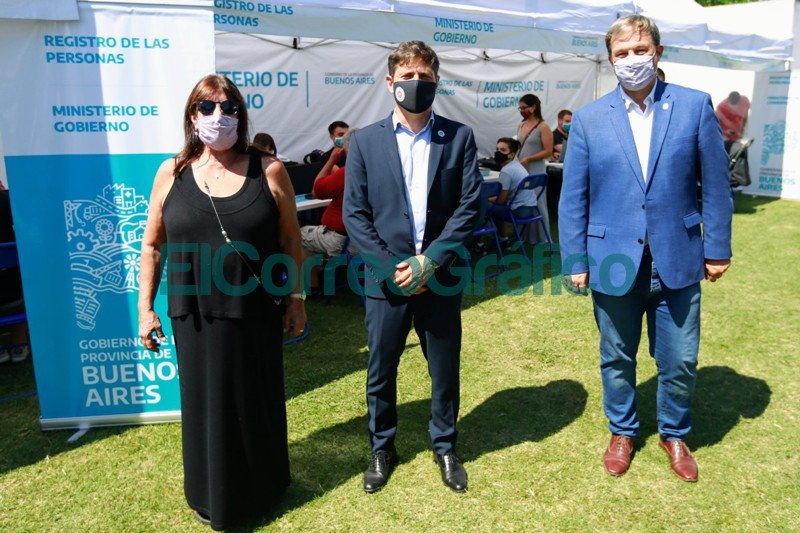 Kicillof Garcia y Cascallares recorrieron el operativo Mi Registro Mi Barrio